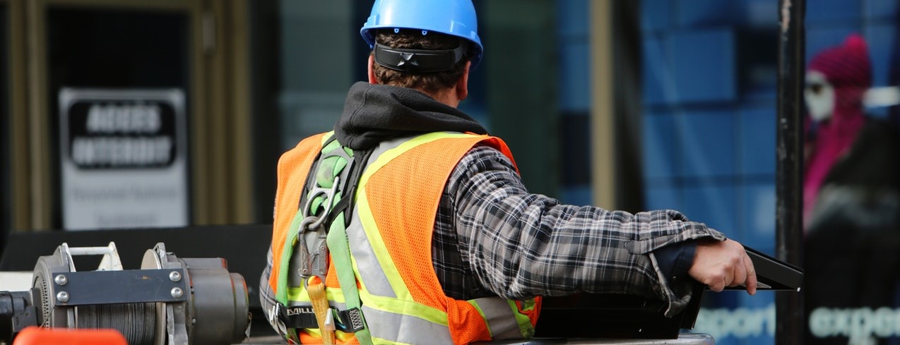 construction-worker-safety-danger-8159